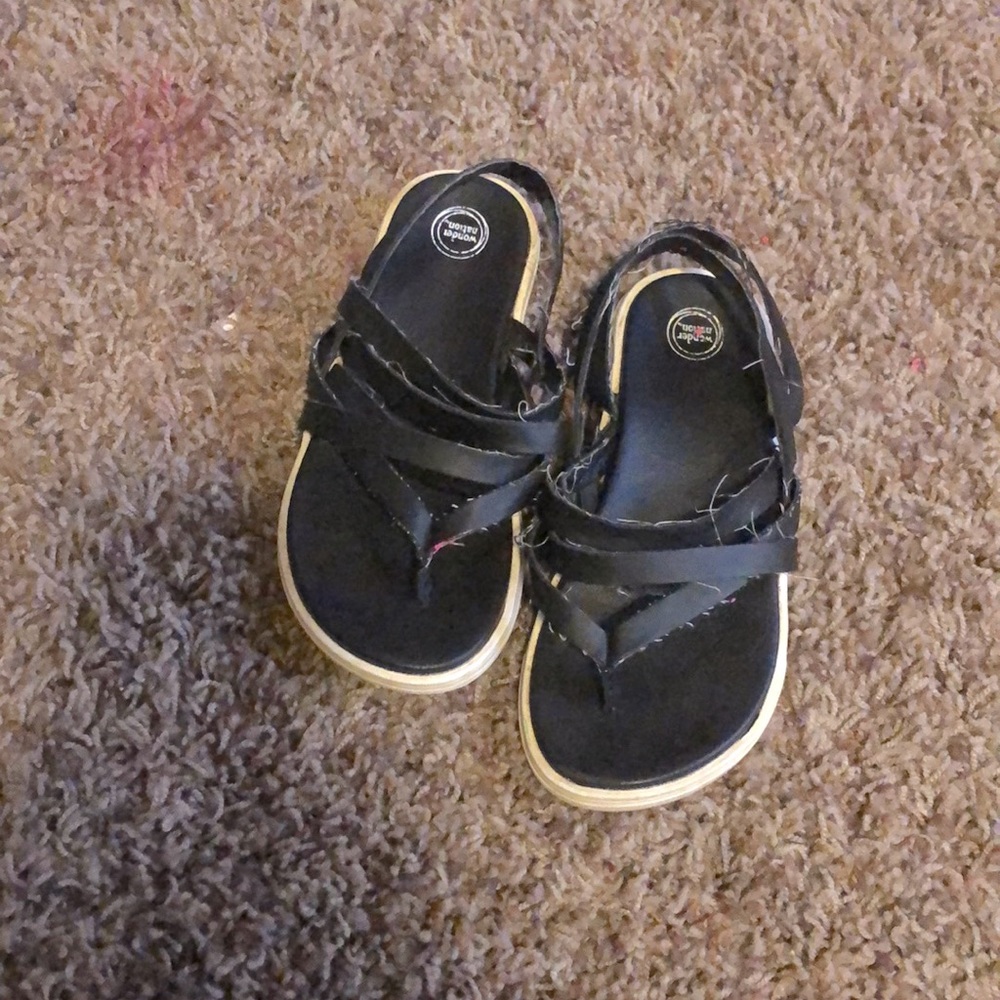 Sandals from wonder nation